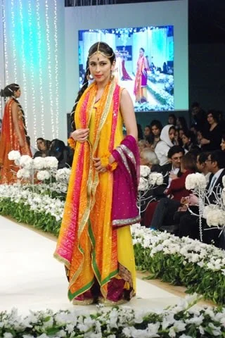 Pakistani Bridal Mehndi Dresses Designs 2013-2014 For Women (5)