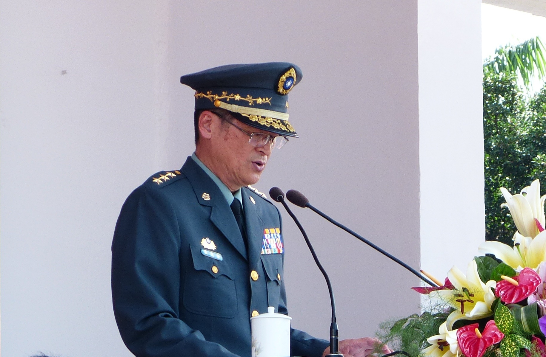 Army Gen. Yen Teh-fa Photos