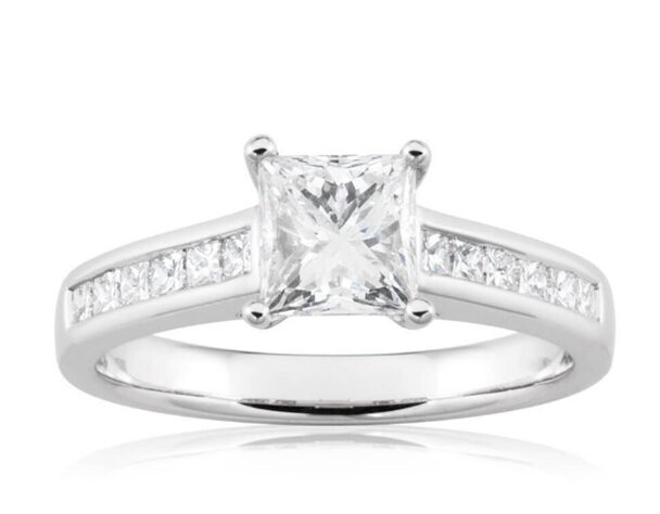Curiosities Facts About Engagement Rings