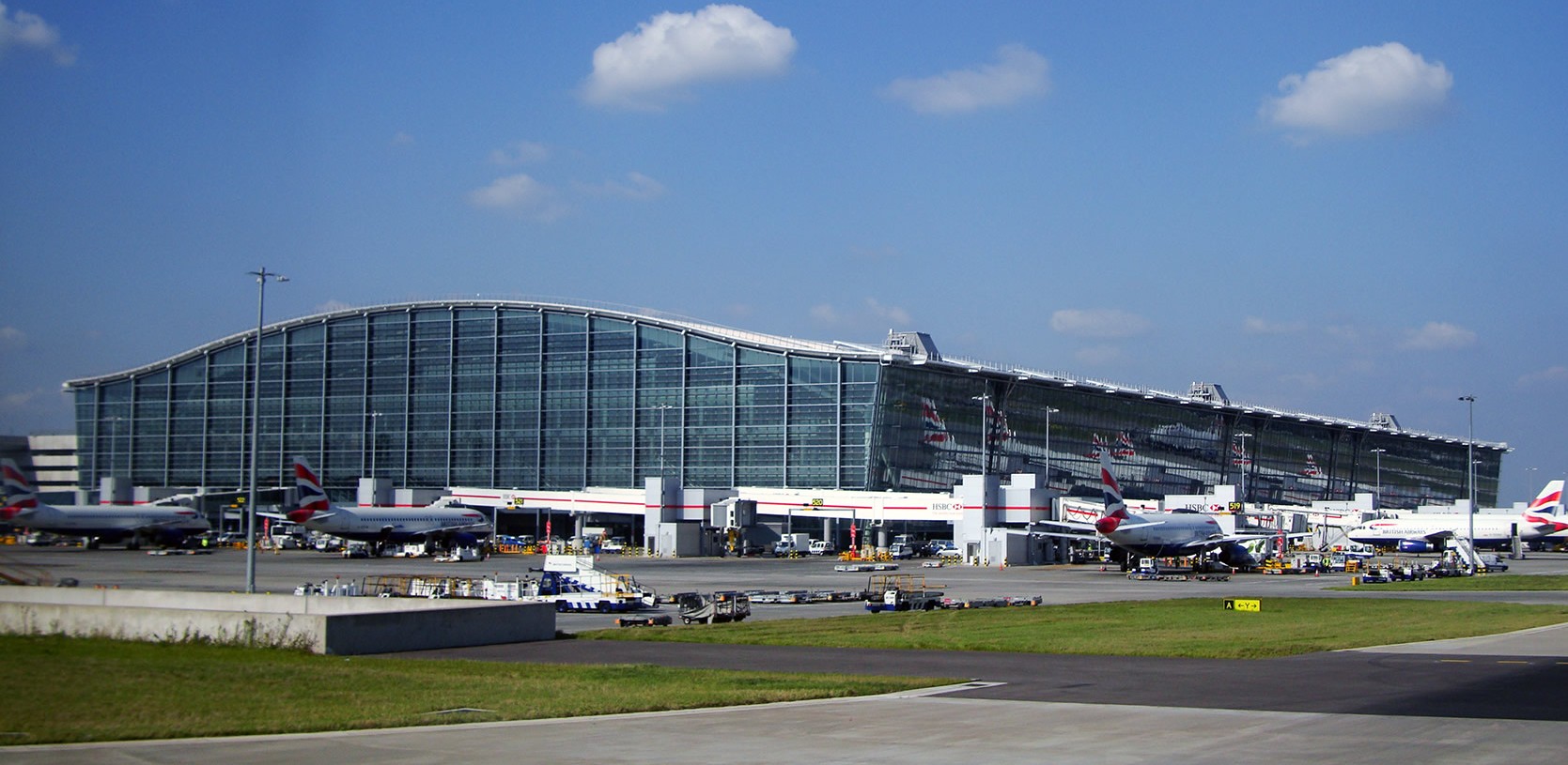 Famous Top Ten Biggest Airport in the World
