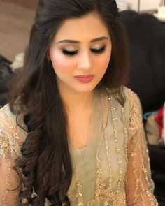 Beautiful Latest Eid Hairstyles Collection 2023-24 for Asian Women